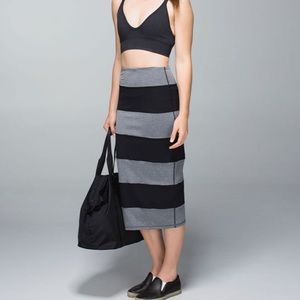 EUC* Lululemon “Yoga Over Skirt”
